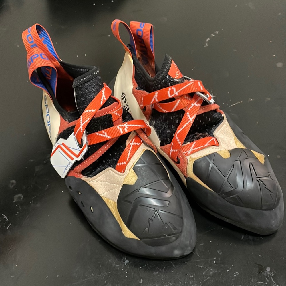 La Sportiva Solution Climbing Shoes ~ Size 37 (USW 6)